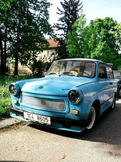 Van mit Dachbox